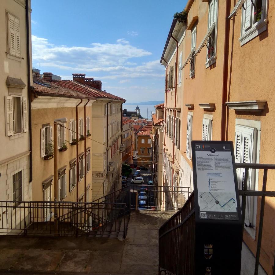 Casa Antica - Historical Apartment In Old City Center Трієст Екстер'єр фото